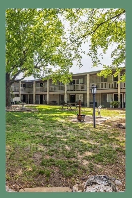 109 S 9th St in Broken Arrow, OK - Building Photo - Building Photo