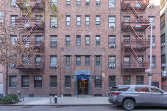 209 W 104th St in New York, NY - Building Photo - Building Photo