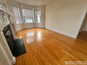 433 Cambridge St, Unit 5 in Boston, MA - Foto de edificio - Building Photo