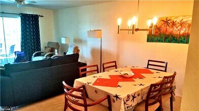 1075 Foxfire Ln in Naples, FL - Building Photo - Building Photo