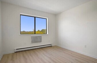 115 Short Beach Rd in Stratford, CT - Building Photo - Building Photo