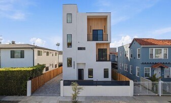 2835 S Redondo Blvd, Unit A in Los Angeles, CA - Building Photo