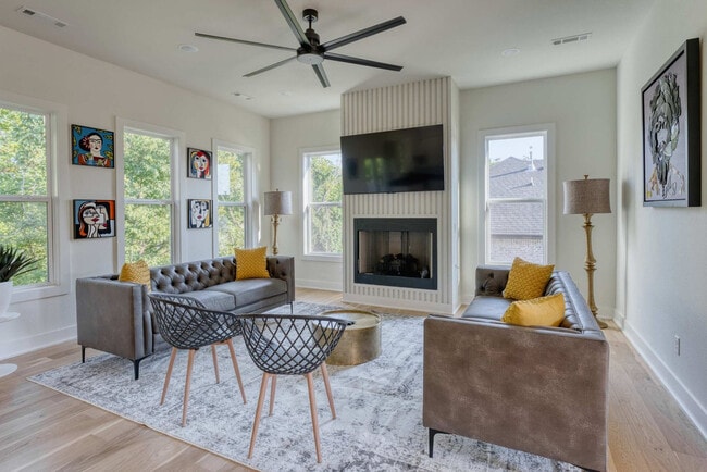 property at 1421 Lee St