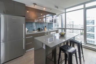 199 Slater St. in Ottawa, ON - Building Photo - Building Photo