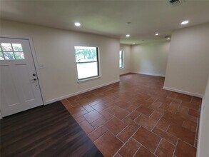 8709 Donna Gail Dr in Austin, TX - Building Photo - Building Photo