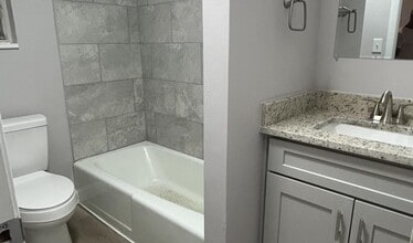 5747 Luella St, Unit 1 in Jacksonville, FL - Building Photo - Building Photo