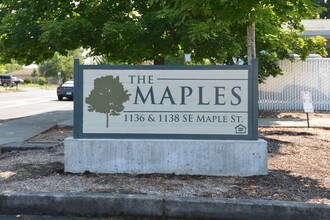Maples 2 in Hillsboro, OR - Foto de edificio - Building Photo
