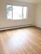 713 Collyer St, Unit B in Longmont, CO - Building Photo - Building Photo