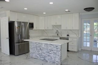 3954 Coconut Cir N in Naples, FL - Building Photo - Building Photo