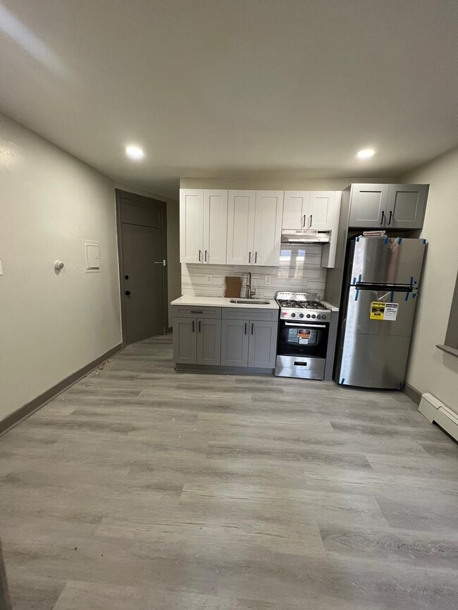 840 Communipaw Ave in Jersey City, NJ - Building Photo - Building Photo