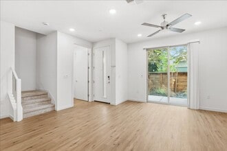 6117 Bridgecross Dr in Sacramento, CA - Building Photo - Building Photo