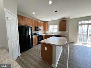 17425 Grant Cottage Dr in Dumfries, VA - Building Photo - Building Photo