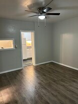 405 1st St, Unit Apt #1 in Trafford, PA - Building Photo