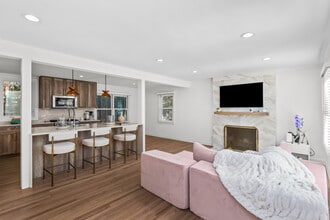 1380 Cavell Ave in Highland Park, IL - Building Photo - Building Photo