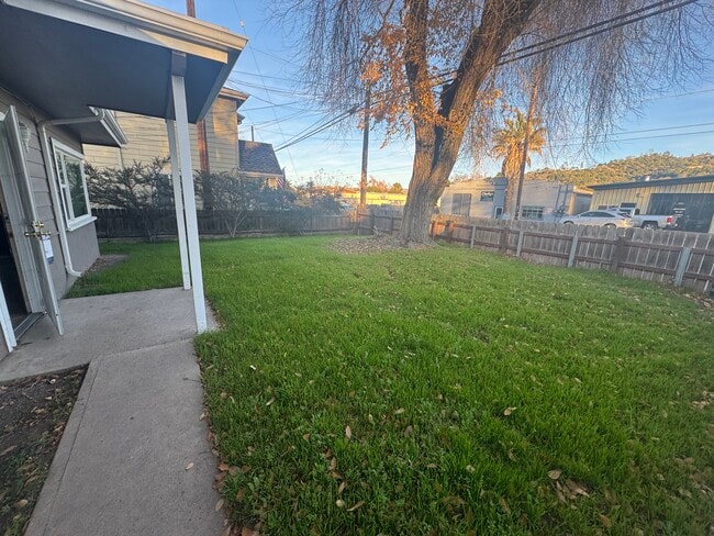 5460 Traffic Way in Atascadero, CA - Building Photo - Building Photo