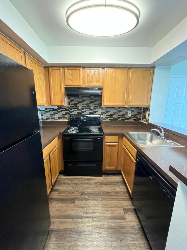 714 Executive Center Dr in West Palm Beach, FL - Building Photo - Building Photo