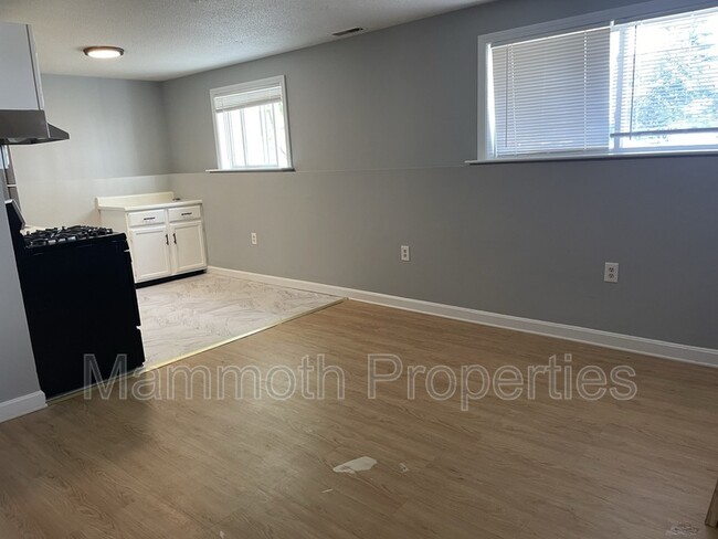 671 Corning Rd in Manchester, NH - Building Photo - Building Photo