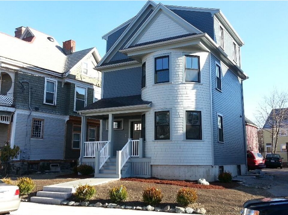 84 Linden St, Unit 2 in Boston, MA - Building Photo