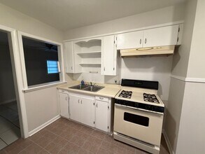 1823 Southview Dr in Bossier City, LA - Foto de edificio - Building Photo