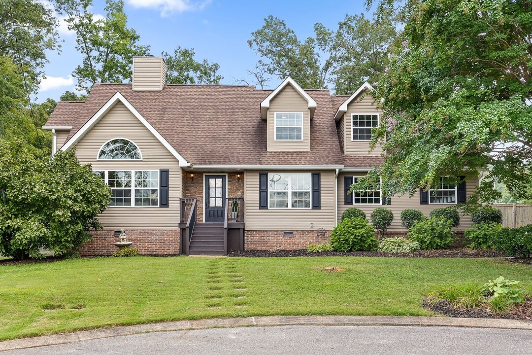 2124 Burnt Hickory Dr in Chattanooga, TN - Building Photo