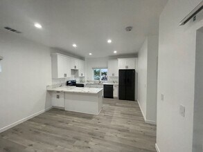 5047 Campanile Dr in San Diego, CA - Building Photo - Building Photo