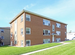614 S Iowa Ave in Addison, IL - Foto de edificio - Building Photo