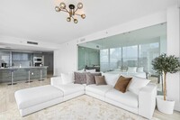 460 NE 28th St, Unit Icon Bay Condo Unit 3508 in Miami, FL - Foto de edificio - Building Photo