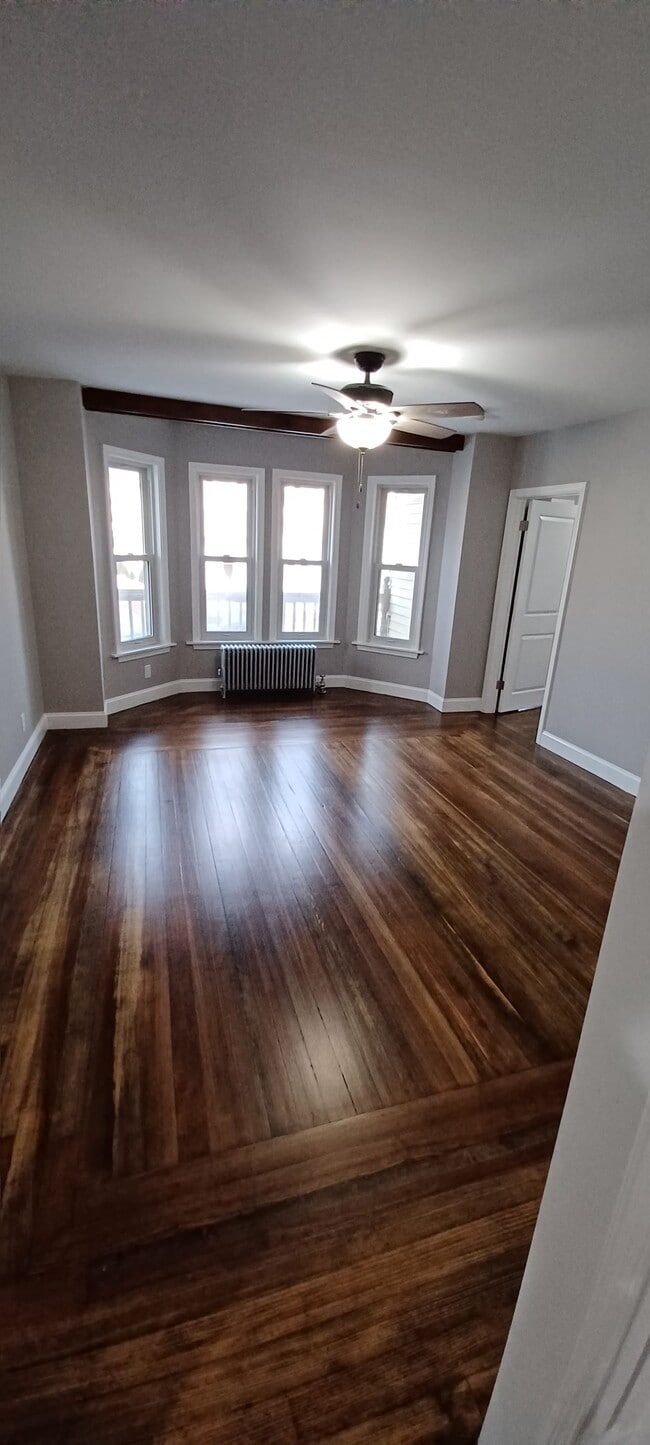 177 Logee St, Unit 1st Floor in Woonsocket, RI - Foto de edificio - Building Photo