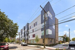 306 Bergen Ave in Jersey City, NJ - Building Photo