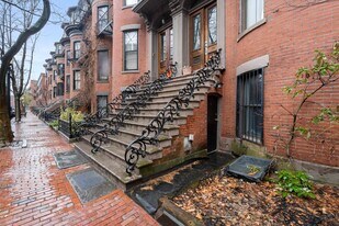 182 W Brookline St, Unit 2 in Boston, MA - Building Photo