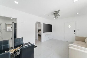 1722 Dewey St in Hollywood, FL - Building Photo - Building Photo