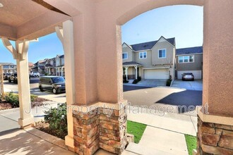 1709 Brodea Ln in Rocklin, CA - Building Photo - Building Photo