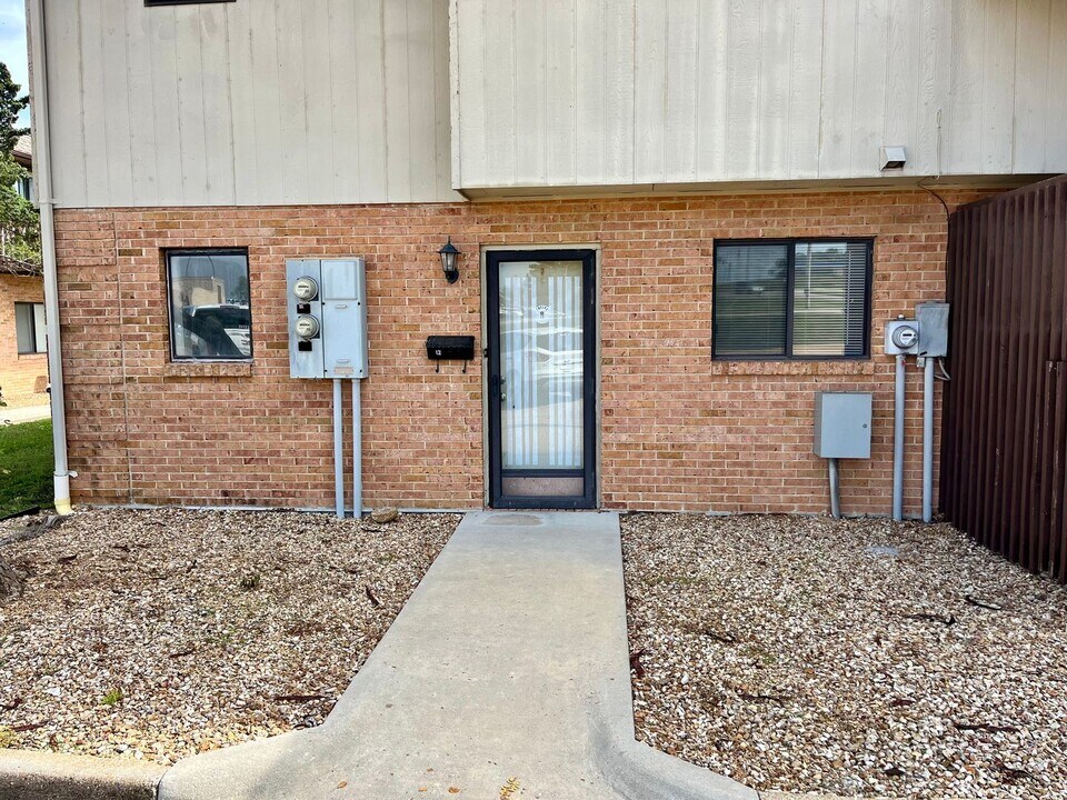 207 Eldon Ave in Cuba, MO - Building Photo
