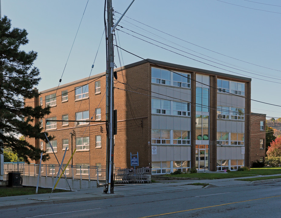 1986 King St E in Hamilton, ON - Building Photo