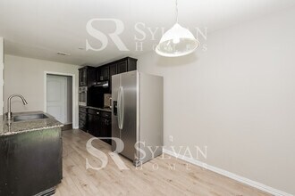 2864 St Bernard Dr in Dallas, TX - Building Photo - Building Photo