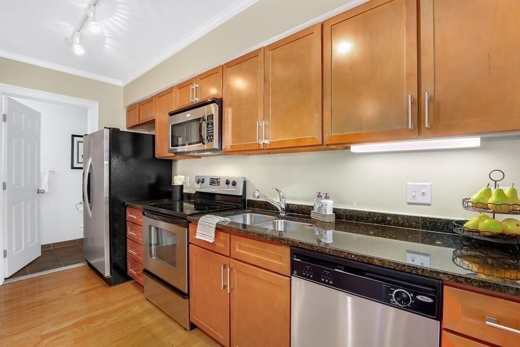 2 Russell St in Cambridge, MA - Building Photo