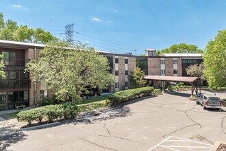 Parkview Terrace in Roseville, MN - Building Photo - Building Photo