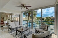 255 Park Shore Dr in Naples, FL - Building Photo - Building Photo