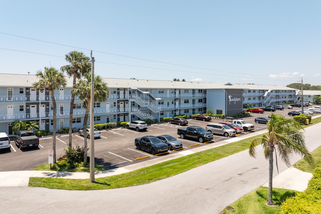 Sandpiper in North Palm Beach, FL - Building Photo