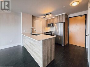 15 Prince Albert Blvd in Kitchener, ON - Building Photo - Building Photo
