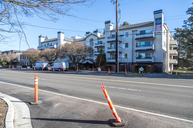 Ashford Apartments in Seattle, WA - Building Photo - Primary Photo