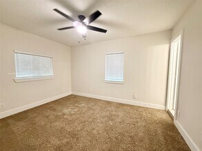 318 Caladium St in Lake Jackson, TX - Building Photo - Building Photo