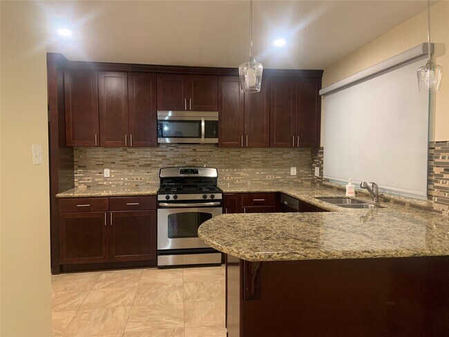 16618 Oxnard Ln in Friendswood, TX - Building Photo - Building Photo