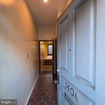 740 E Passyunk Ave in Philadelphia, PA - Building Photo