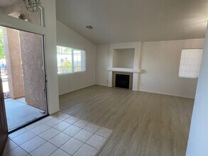 14735 Sandstone St in Adelanto, CA - Building Photo - Building Photo