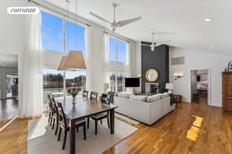 3 Duck Point Rd in Remsenburg, NY - Building Photo - Building Photo