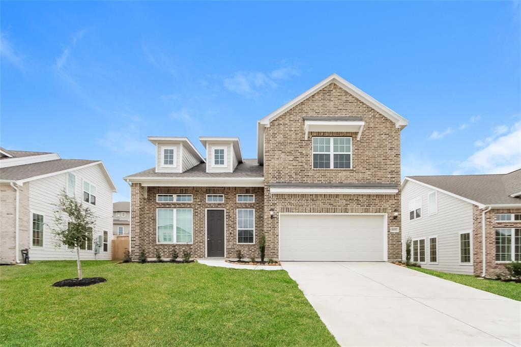 9857 Crescent Cove Dr in Montgomery, TX - Foto de edificio