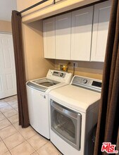 12340 Moorpark St in Los Angeles, CA - Building Photo - Building Photo