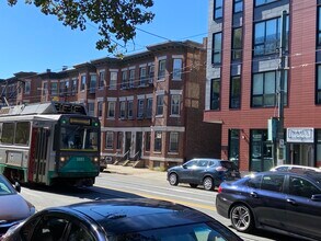 28 S Huntington Ave, Unit 102 in Boston, MA - Building Photo - Building Photo