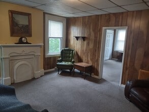 2719 Larkins Way, Unit Apartment 2 in Pittsburgh, PA - Building Photo - Building Photo
